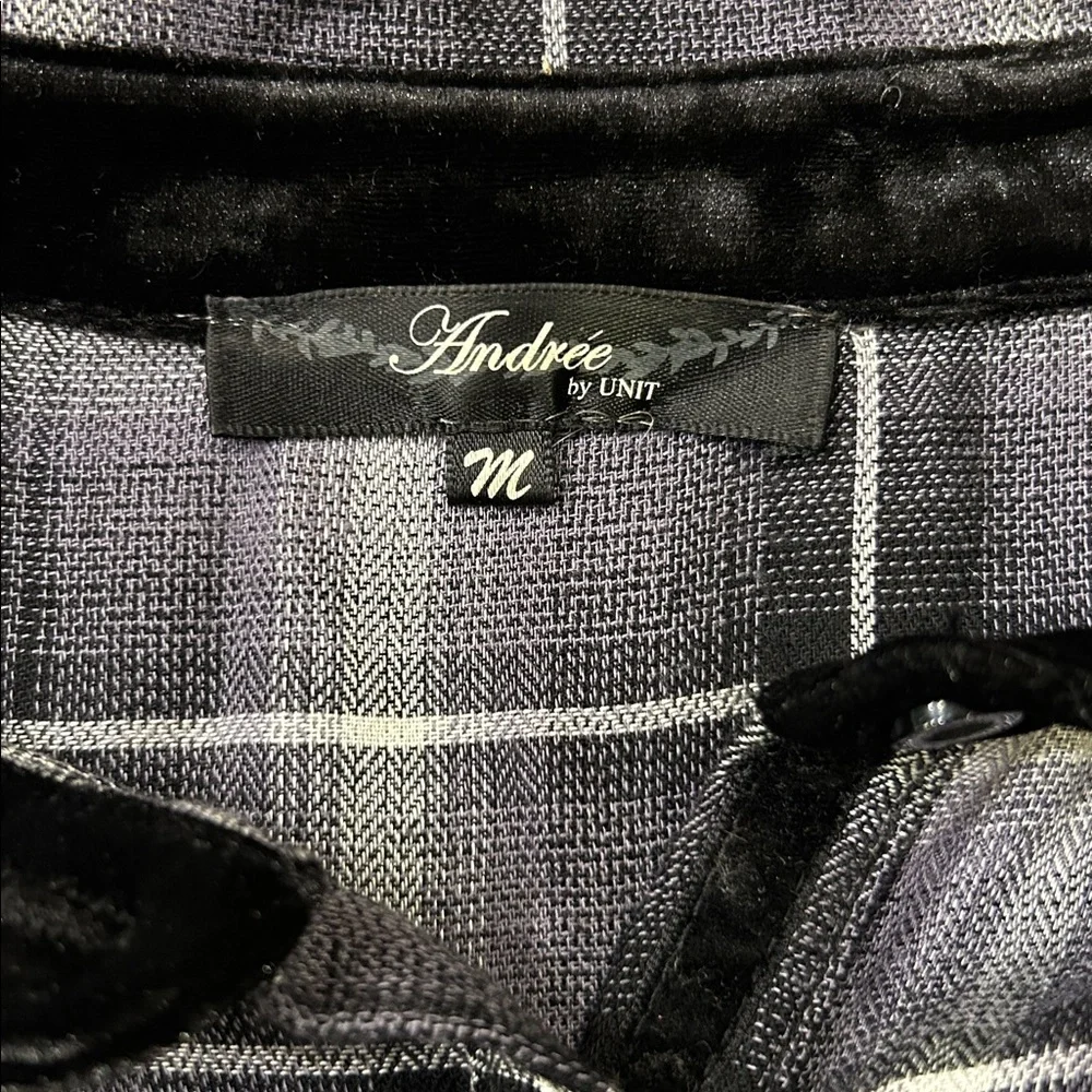 Andree by Unit Plaid Velvet Floral Embroidered 3/4 Sleeve Button Down Top - Picture 6 of 10